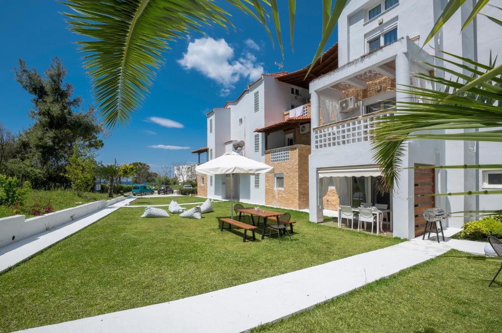 Sunset Villas photo 3