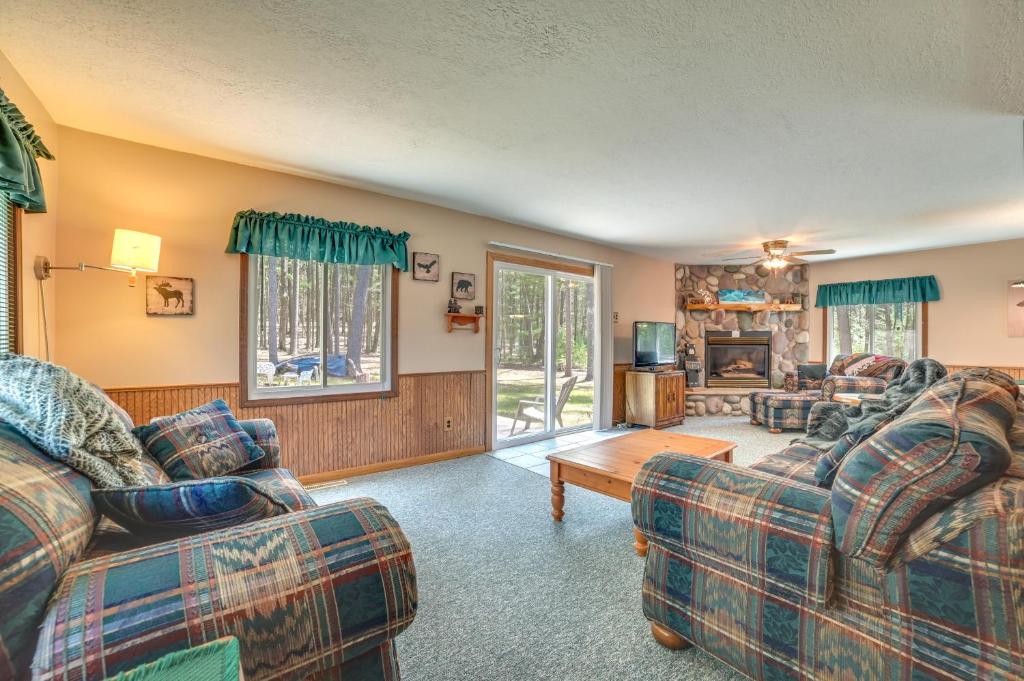 Roscommon Cottage in Huron National Forest! photo 2