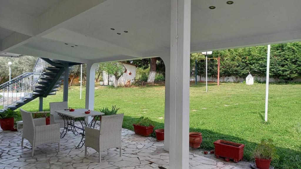 Isidoros house photo 2