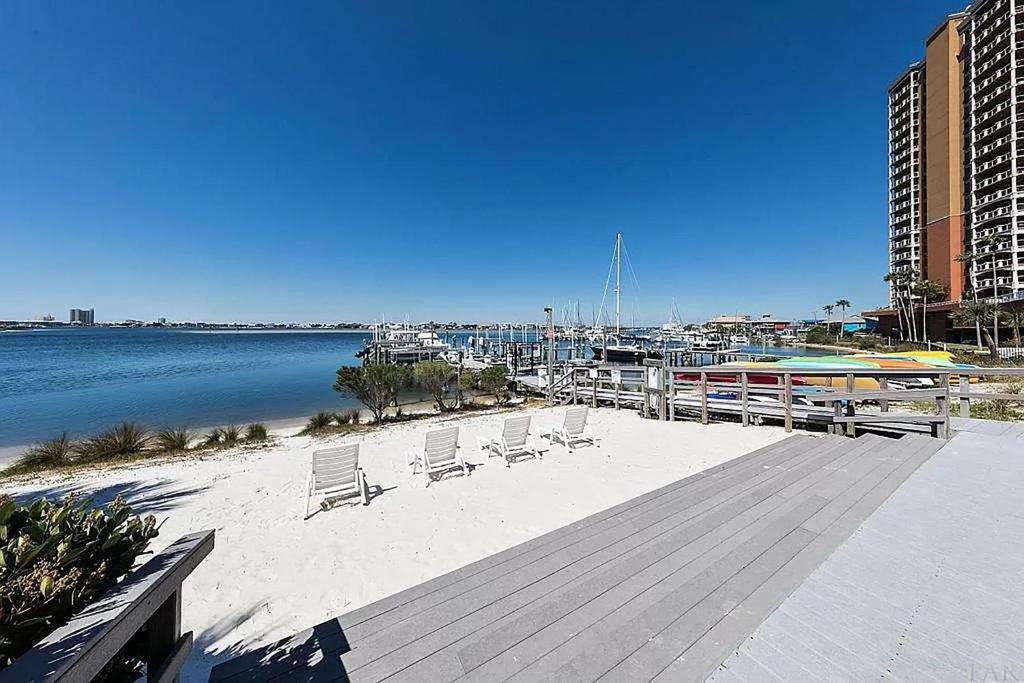South Harbour 12E image
