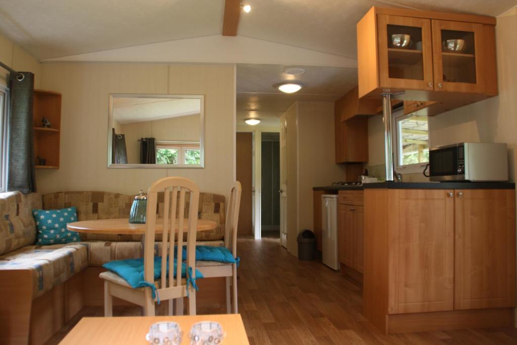 Chalet with large veranda 6p centrally located in National Park, Swimming pool photo 3