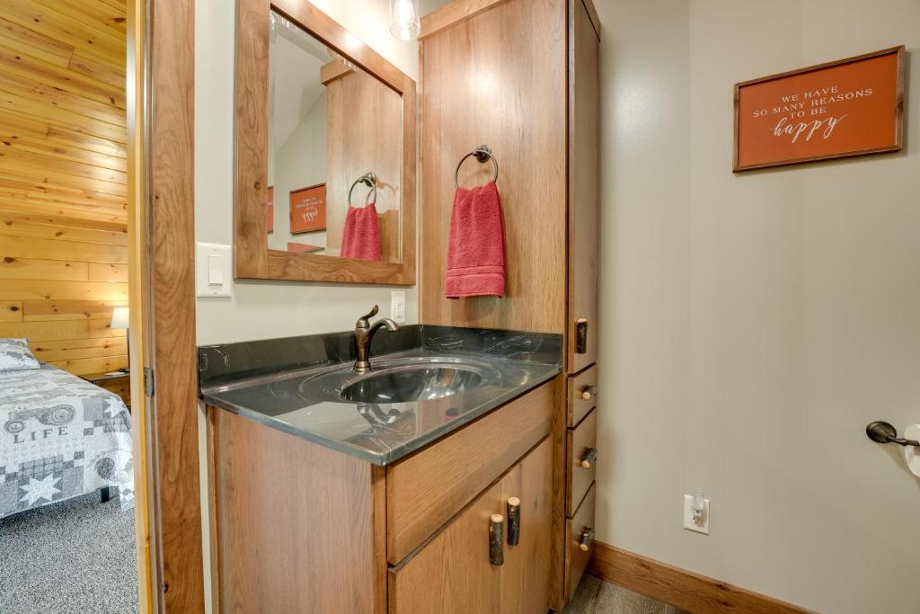 Cozy Haven of Rest Home with Amish Country Views! photo 2