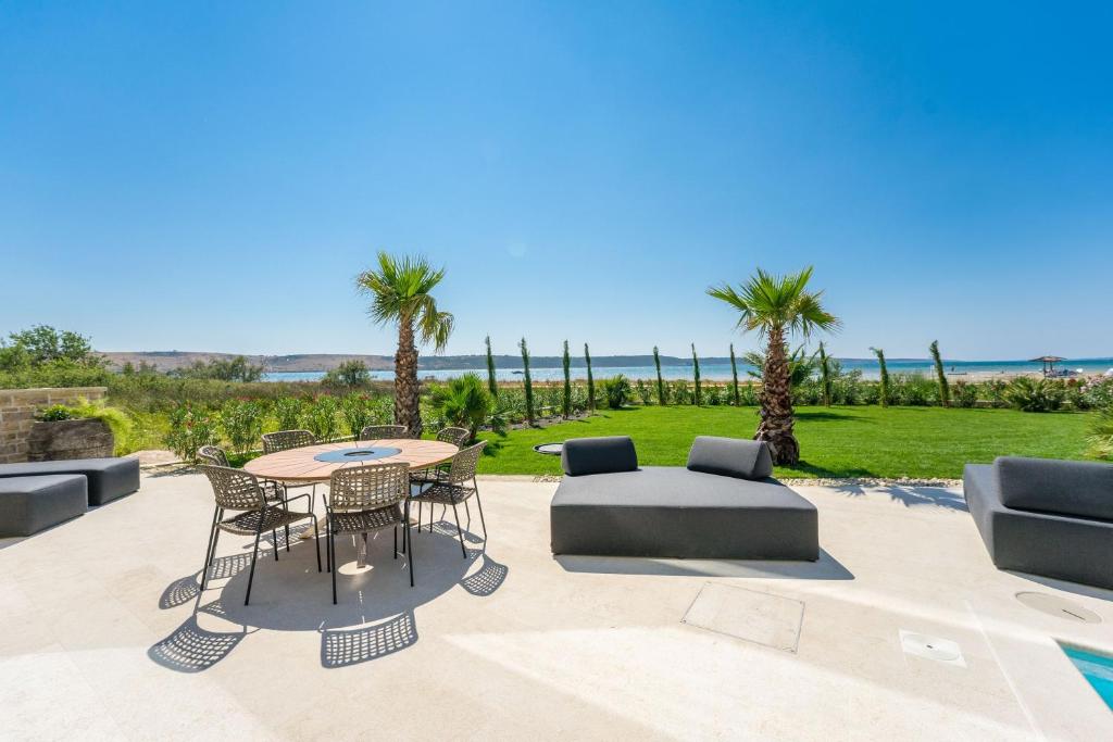 Villa Four Seasons Ljubač Seaside photo 3