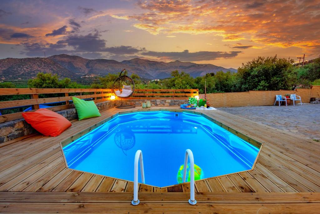 Princess Sissi, Villa-House with private pool and garden