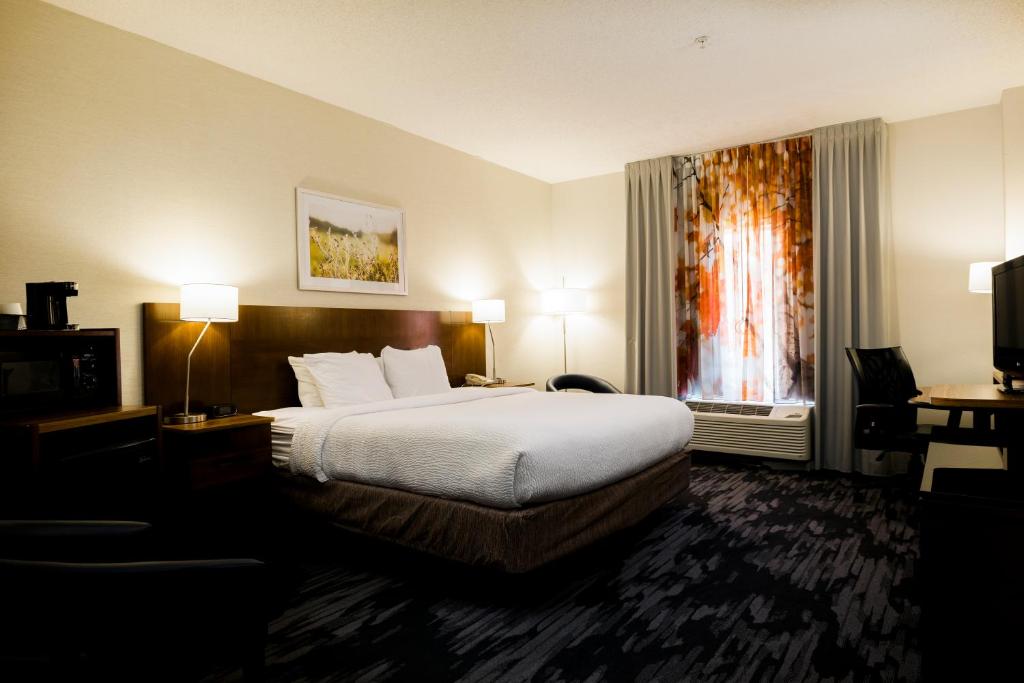 Fairfield Inn & Suites by Marriott Charleston North/Ashley Phosphate photo 1