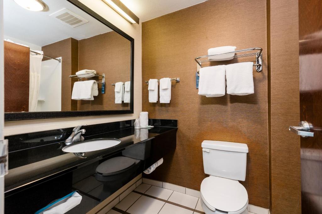 Fairfield Inn & Suites by Marriott Charleston North/Ashley Phosphate photo 2