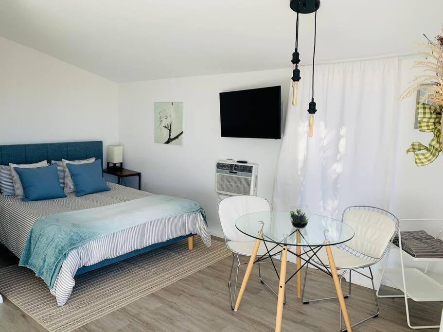 Malibu Serene Escape, Close to Beach & Hike photo 1