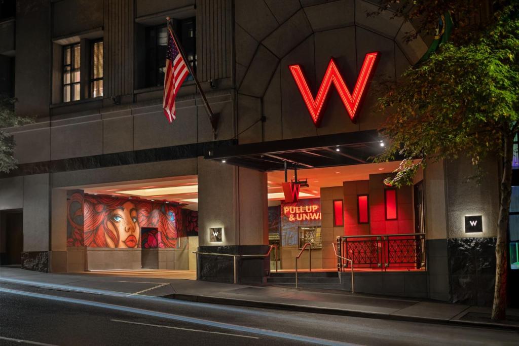 W Seattle photo 4
