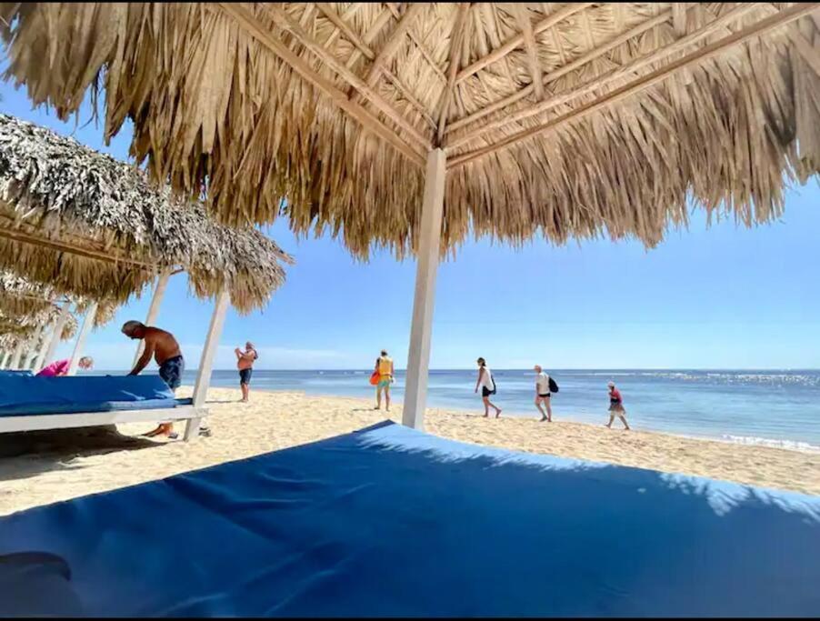Beautiful Home and Pool near beach , BBQ Juan Dolio metro country Club photo 2