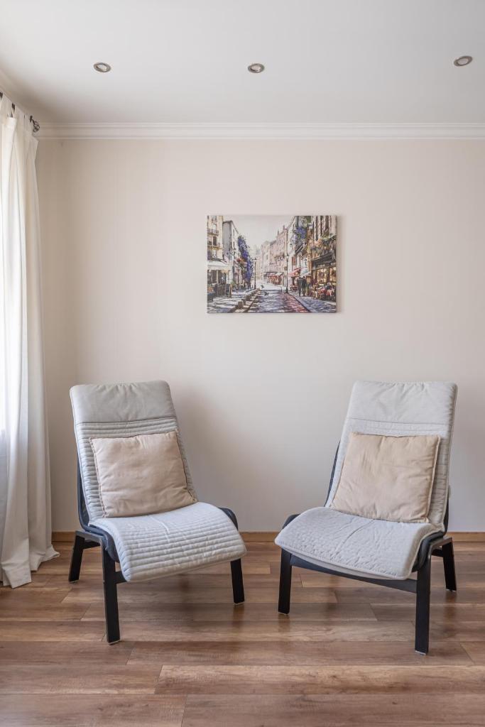 Top-Floor Studio with Courtyard View in UNESCO Area, Murnieku street Residence - Tap to explore photos