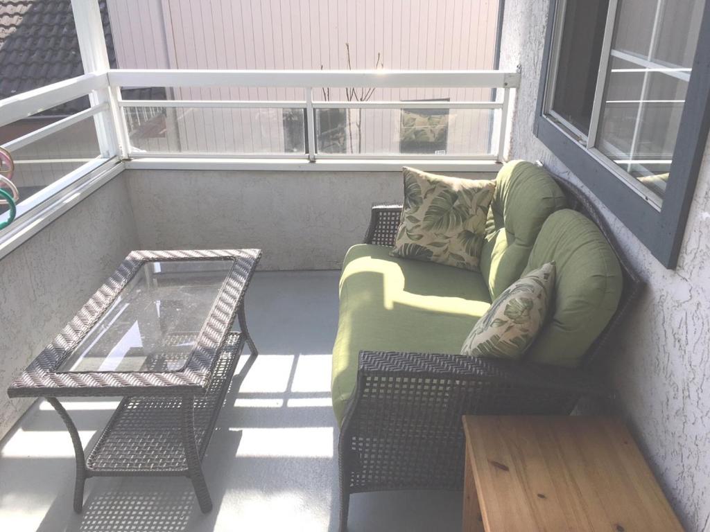 SFU comfortable house photo 2