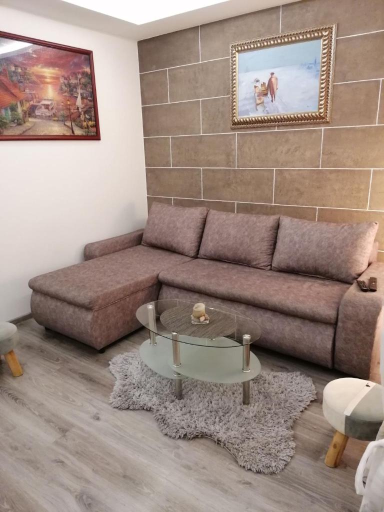 Epi Lux House