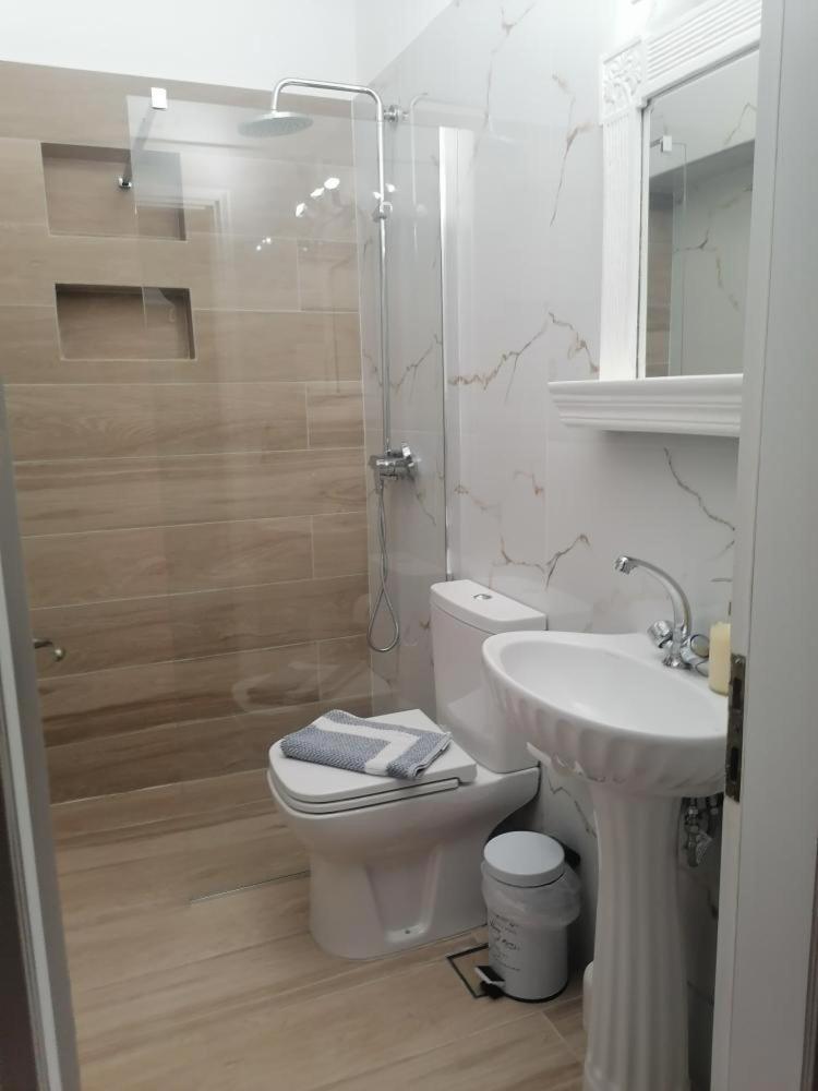 LUXURY APARTMENT in front of the sea photo 3