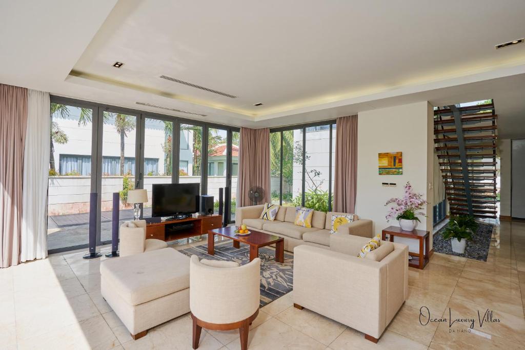 Ocean Sunny Villas Da Nang - Tap to explore photos