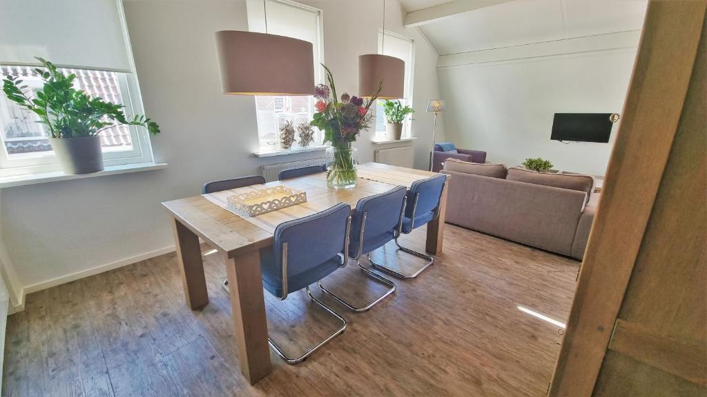 OSE33 Spacious apartment 'Zee' in the centre of Oostkapelle photo 2