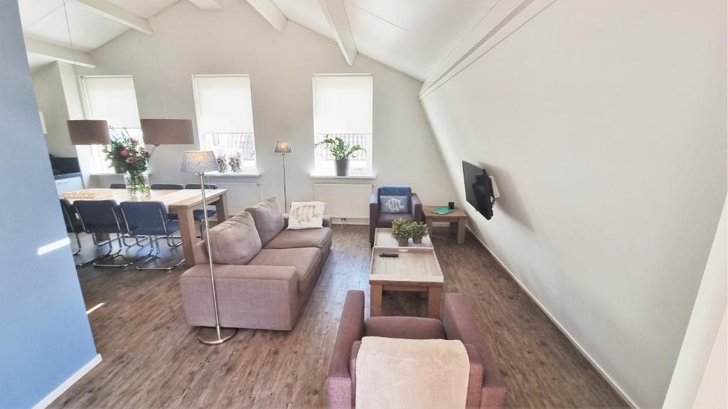 OSE33 Spacious apartment 'Zee' in the centre of Oostkapelle photo 4