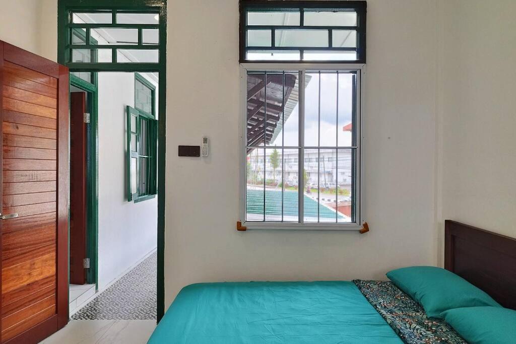 Nanyang Homestay 10 pax Free Wifi & Washer-1st Floor photo 2