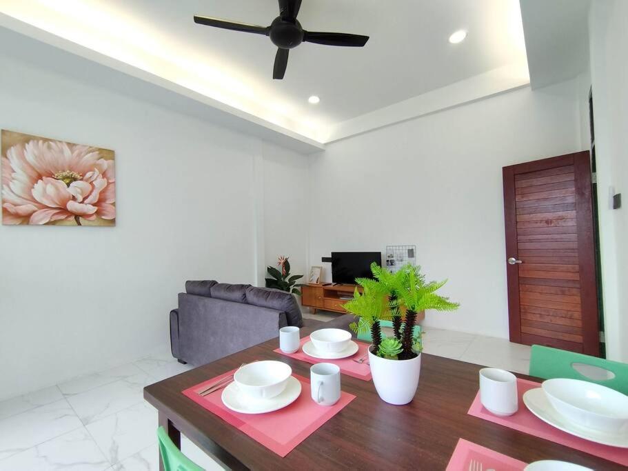 Nanyang Homestay 10 pax Free Wifi & Washer-1st Floor photo 4