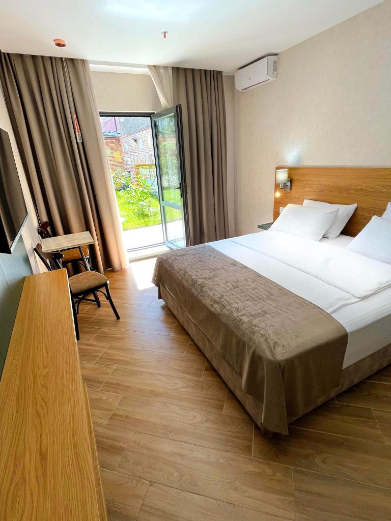 GOLDEN IR-ME_NI Room Type - Deluxe Double or Twin Room with Garden View