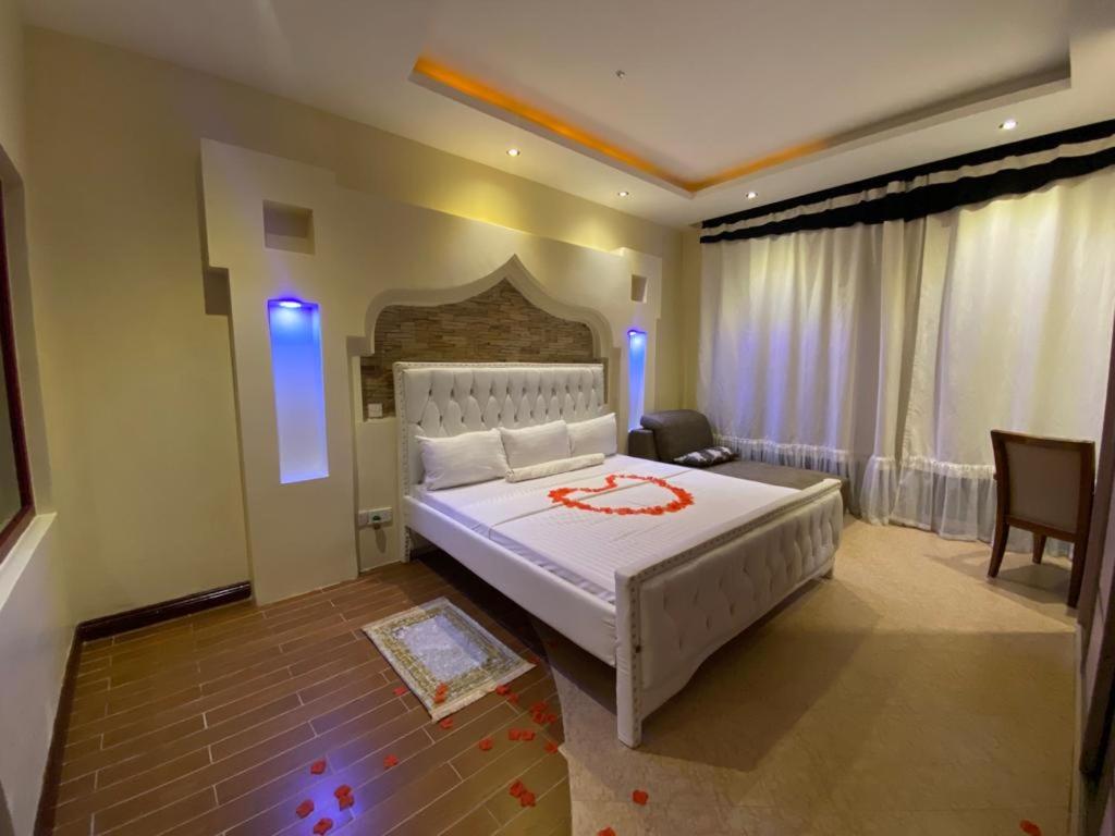 Lux Suites Shanzu Beachfront Apartments photo 1