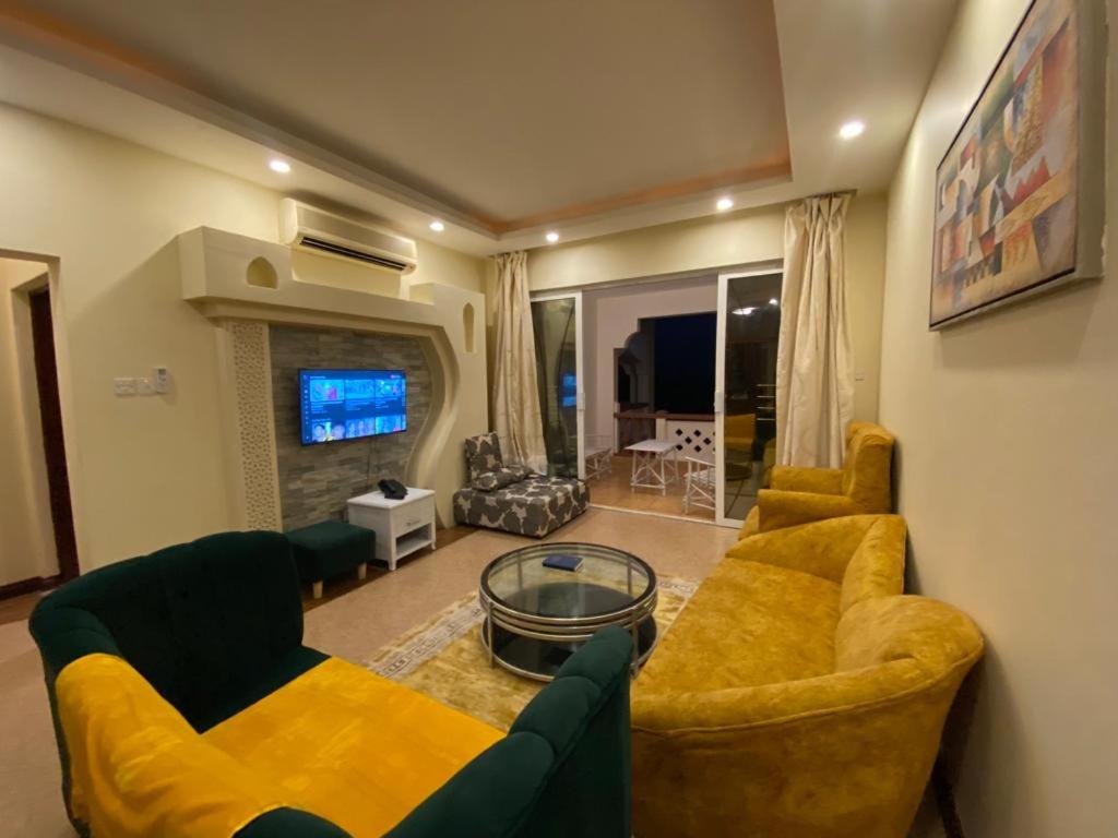 Lux Suites Shanzu Beachfront Apartments photo 2
