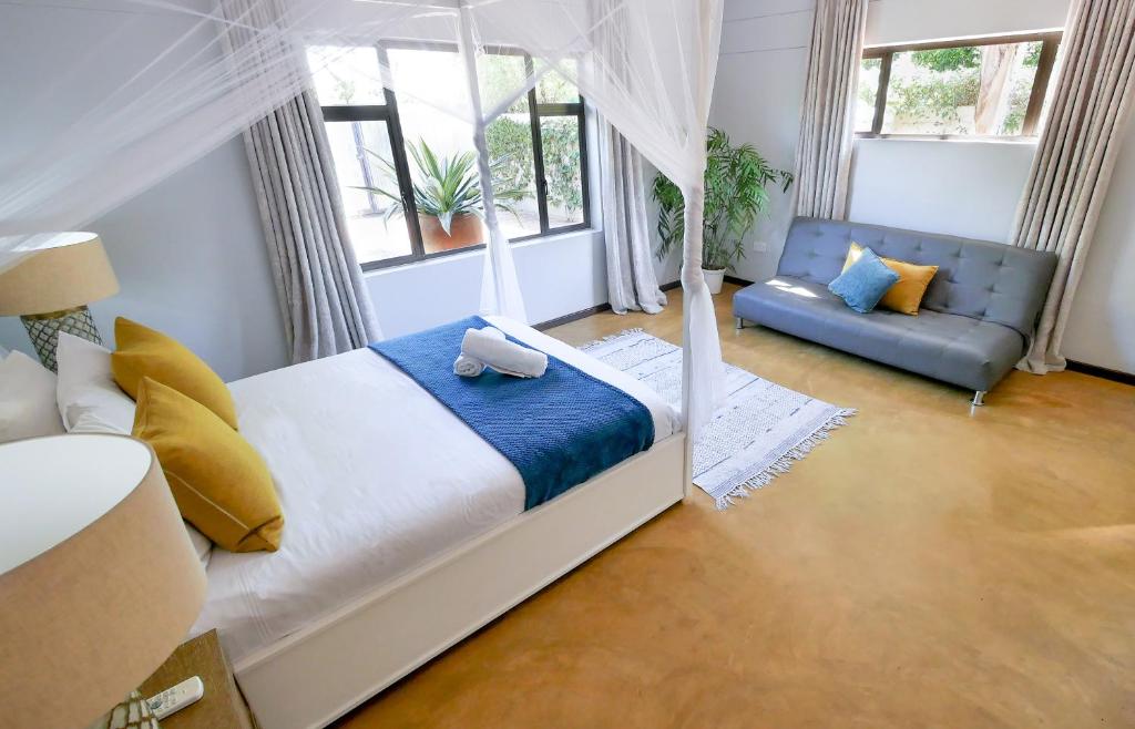 Victoria Falls Holiday Home photo 4