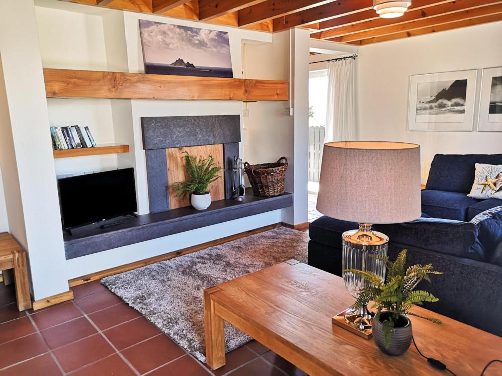 4 bedroomed holiday home close to the beach photo 3