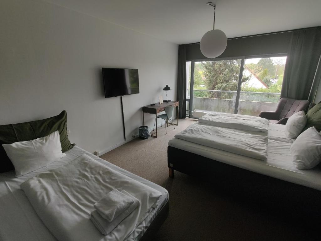 Hotel Marina photo 1