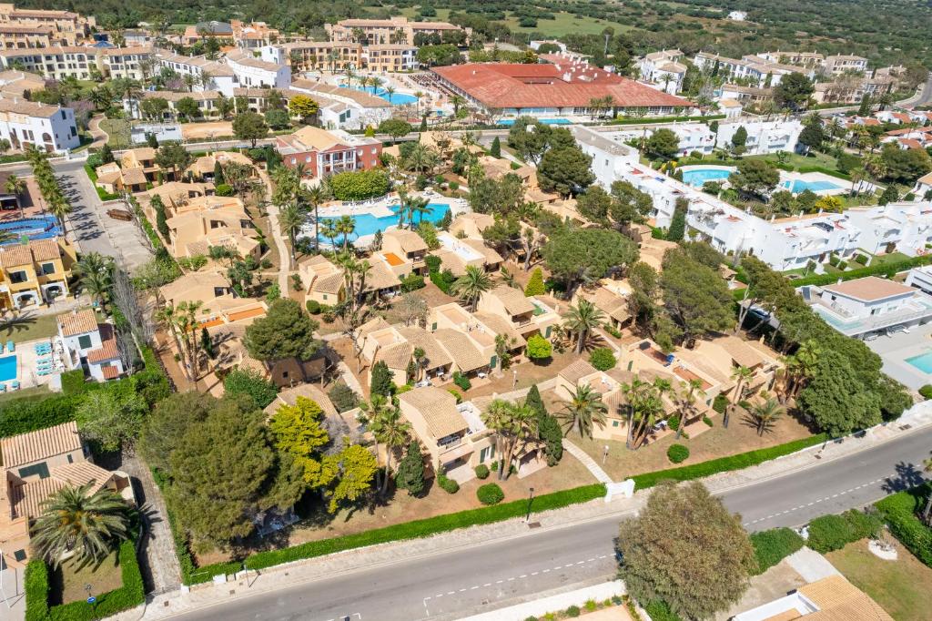 Sensacions Menorca - Villas & Bungalows en complejo Pueblo Menorquín photo 3