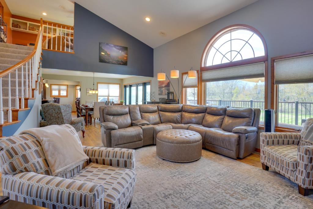 Expansive Shakopee Vacation Rental on 5 Acres! photo 2