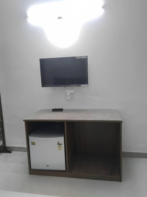 Newly Renovated Apartment in Omaxe - Spiritual Purpose Only photo 3