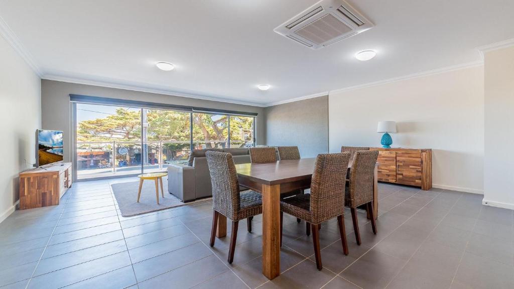 1-83 Thompson Avenue, Cowes photo 2