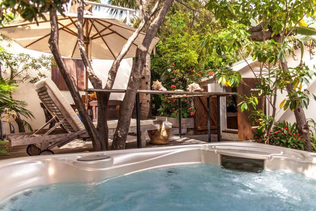 Lodge Kaz à Sucre, terrasse privée avec Jacuzzi