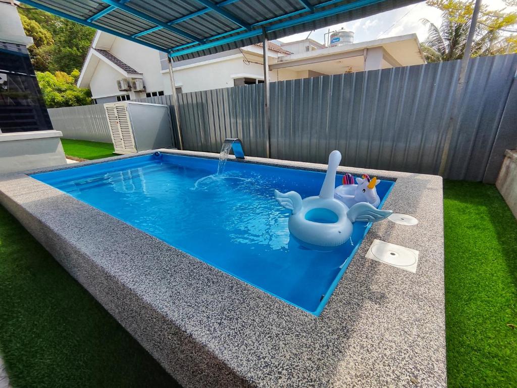 Homestay Temerloh Near Hospital with Private Pool Wi-Fi Netflix photo 1