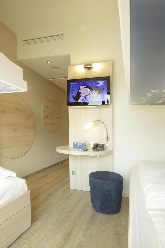 Четырехместный (Четырехместный номер), H2 Hotel Berlin-Alexanderplatz