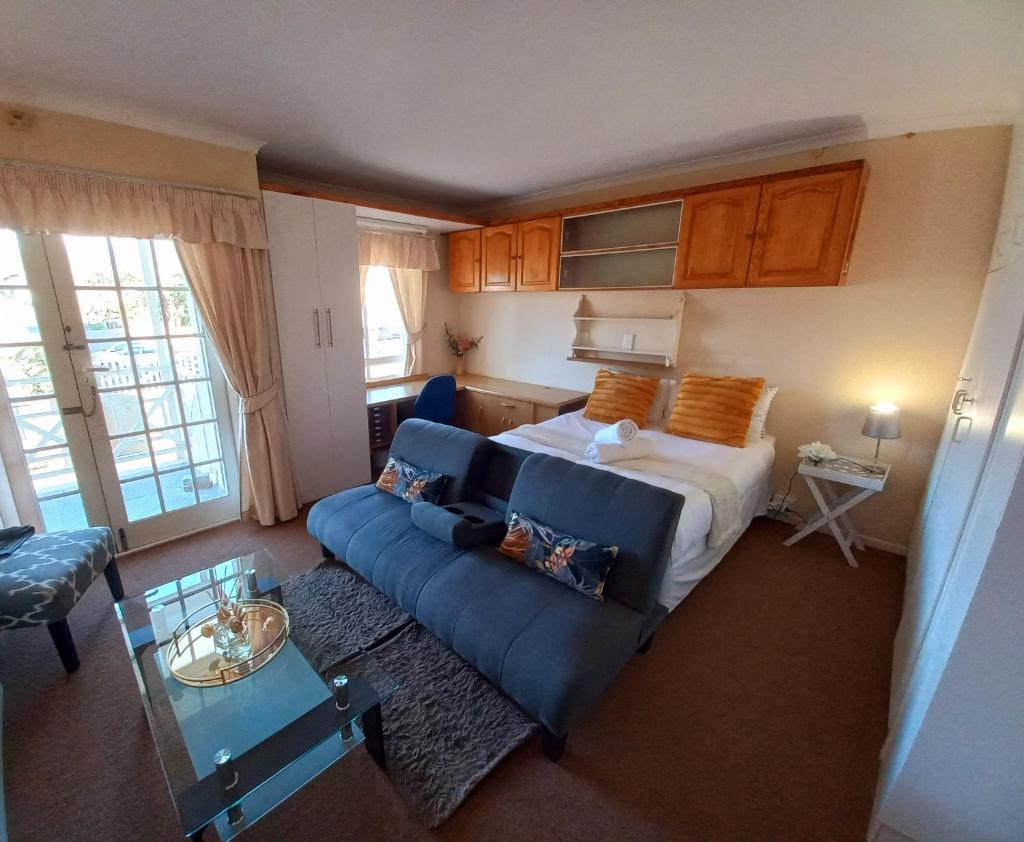 Cozy Strand Beach Getaway - Studio Apartment photo 4