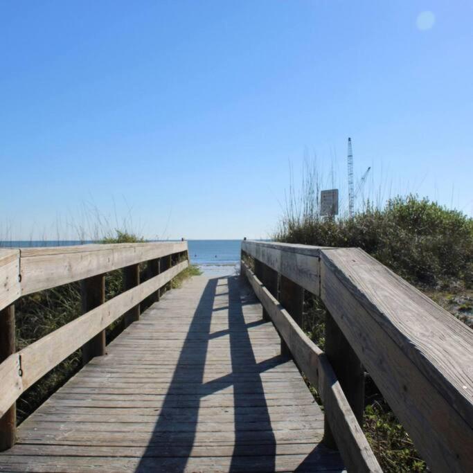 Escape to Paradise at 2BD, 1BT Jax Beach Bungalow photo 4