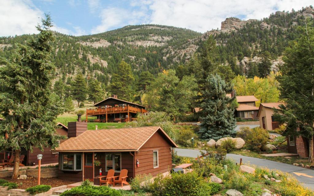 McGregor Mountain Lodge image