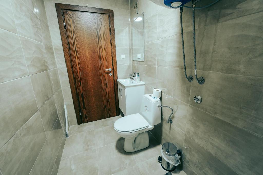 Nestor Apartments photo 3
