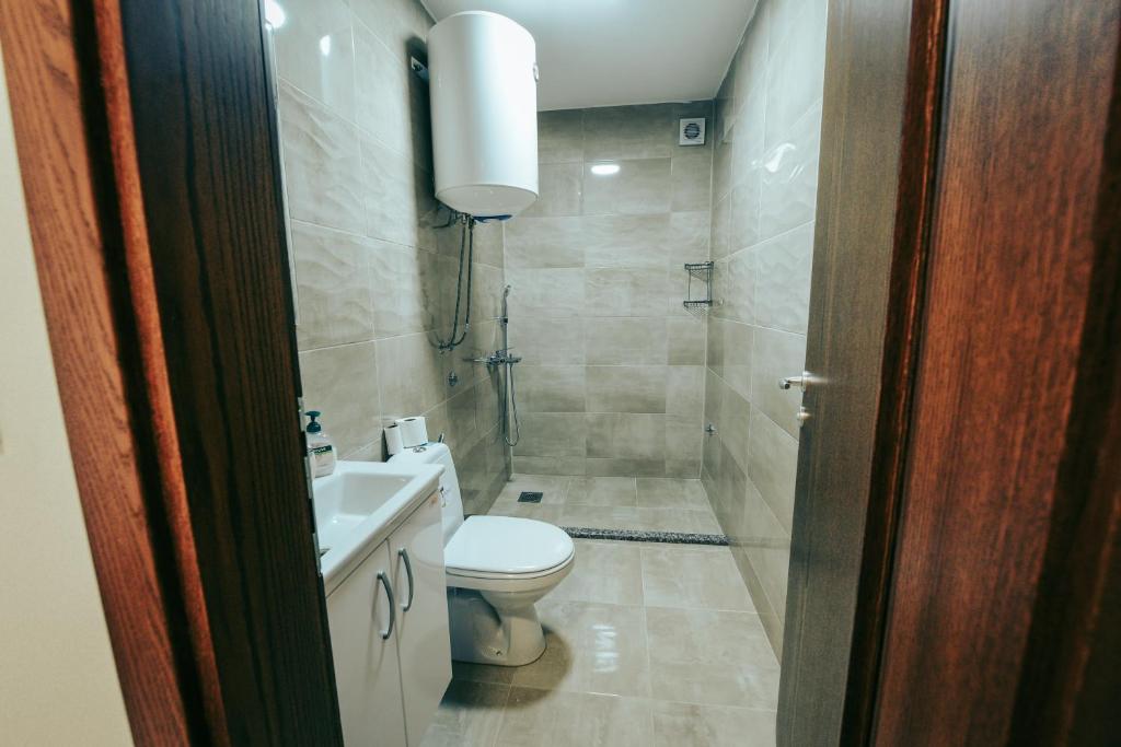 Nestor Apartments photo 2