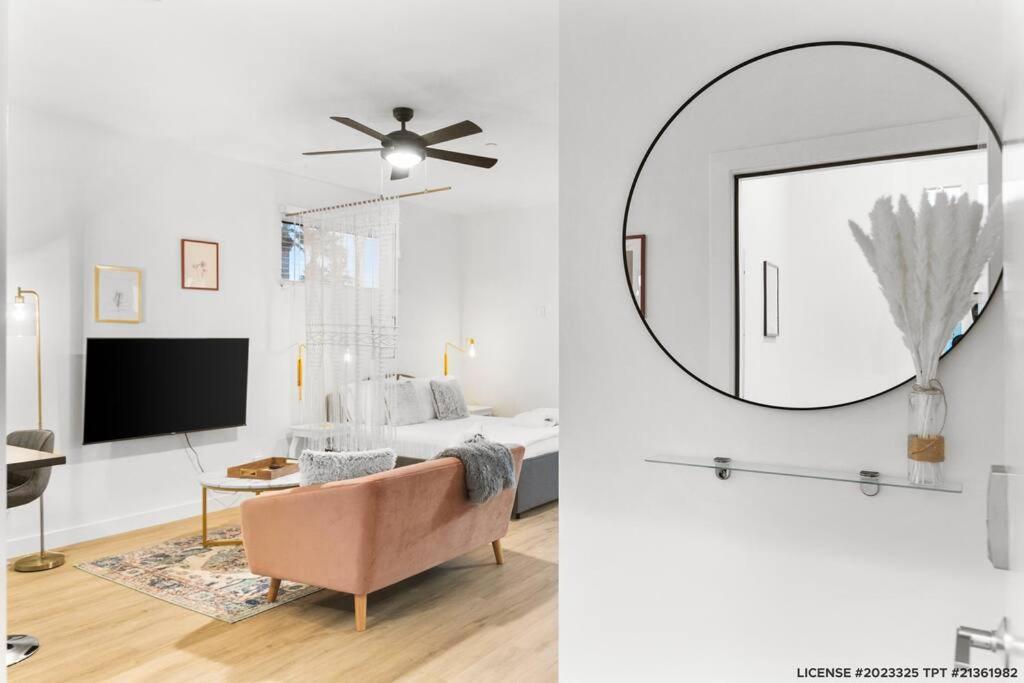 Large Studio Rooftop & Poolside - Walk to Old Town image