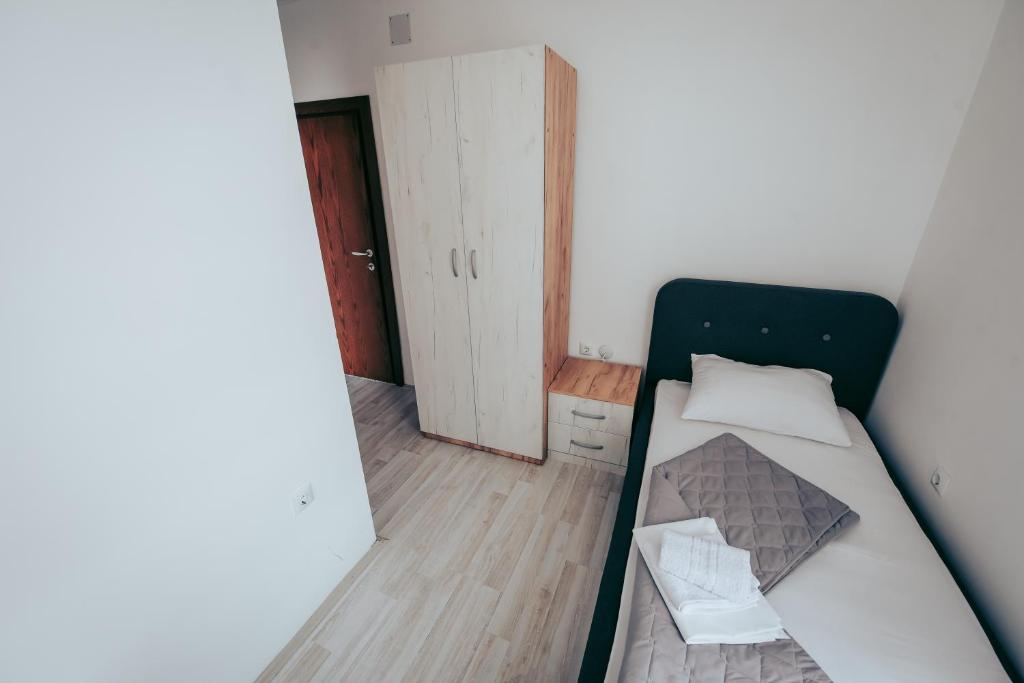 Nestor Apartments photo 4