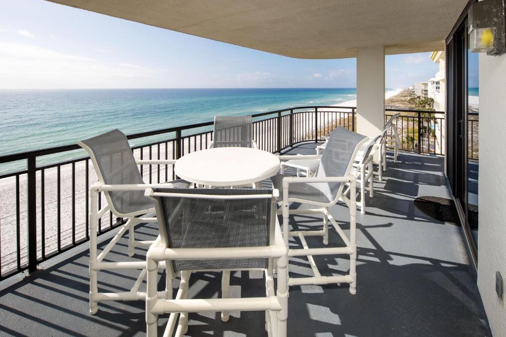 Nautilus 1601 - Gulf Front 2 Bedroom - 6th Floor - Huge Wraparound Balcony photo 1