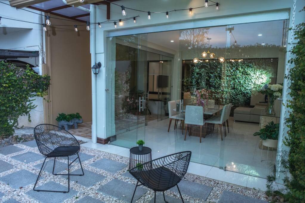 Spacious and elegant house in Curridabat photo 2