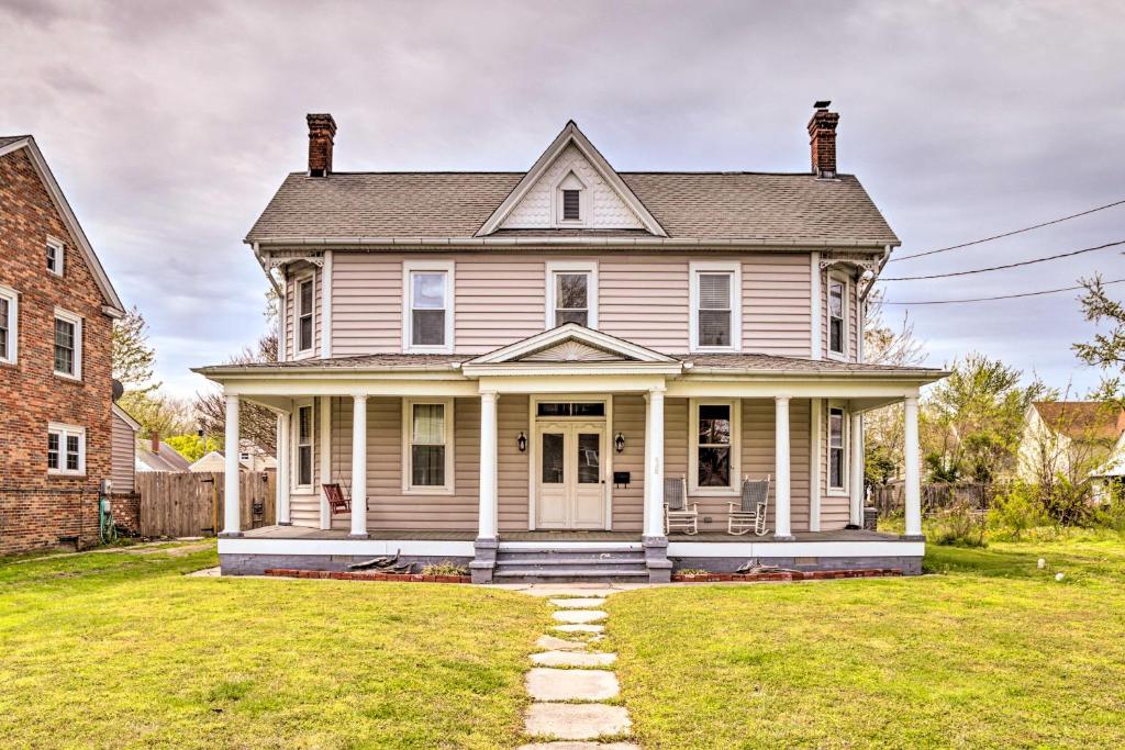 Family-Friendly Cambridge Home with Fire Pit! photo 1
