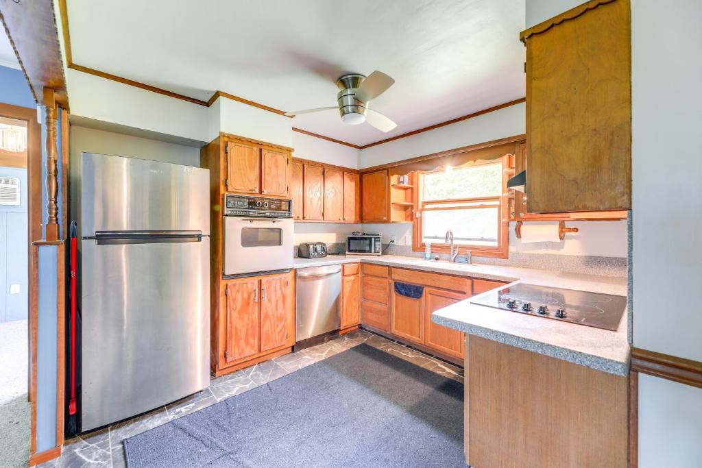 North Carolina Getaway Near Kayaking and Fishing!