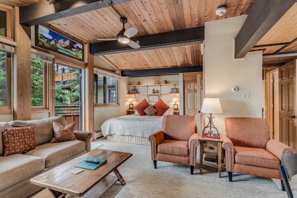 Laurelwood Condominiums 308 image