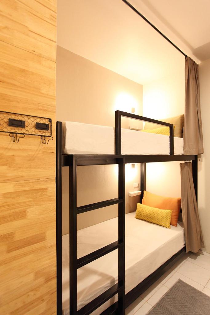 Номер (Кровать в общем 8-местном номере для мужчин и женщин), Lupta Hostel Patong Hideaway