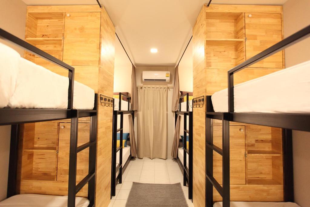 Номер (Кровать в общем 8-местном номере для мужчин и женщин), Lupta Hostel Patong Hideaway