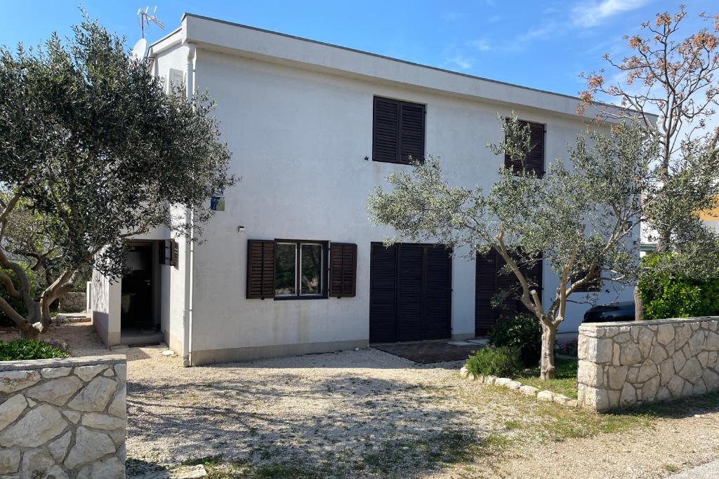 Apartments by the sea Povljana, Pag - 21144